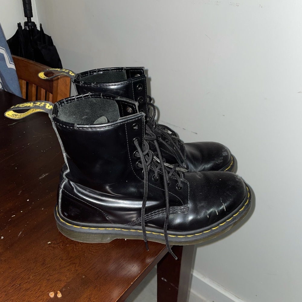 Men’s size 10 black doc martens